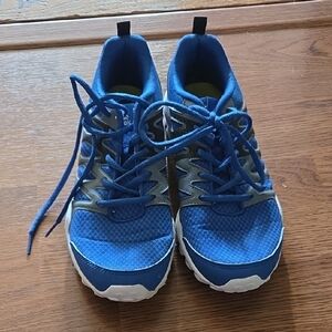 Like New Youth Reebok Sneakers